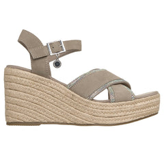 Skechers Martha Stewart: Iris - Modest Queen - Women