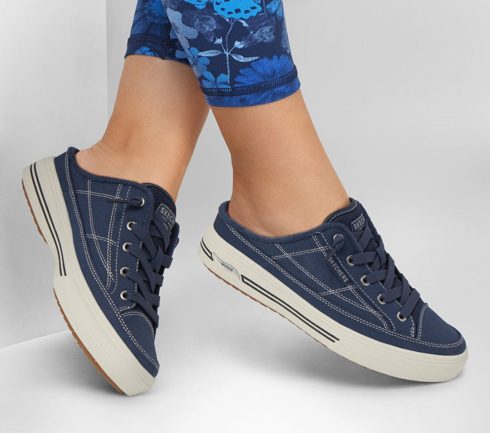 Skechers Arch Fit Arcade - Find Ya There - Women